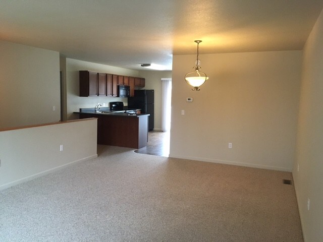 Foto del edificio - 5213 Creekside Dr