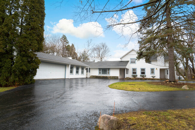 Two-car garage - 3545 Kirkway Rd