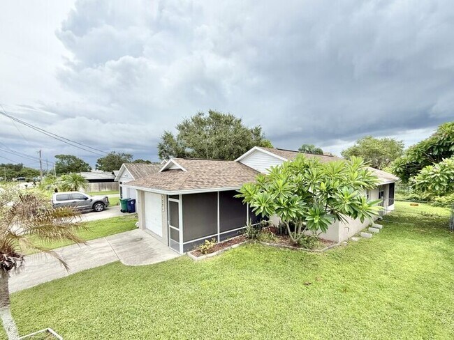 Photo - 1521 13th St W House