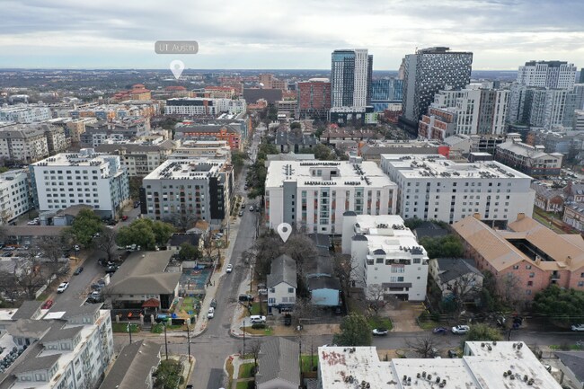 Foto del edificio - 1011 W 25th St