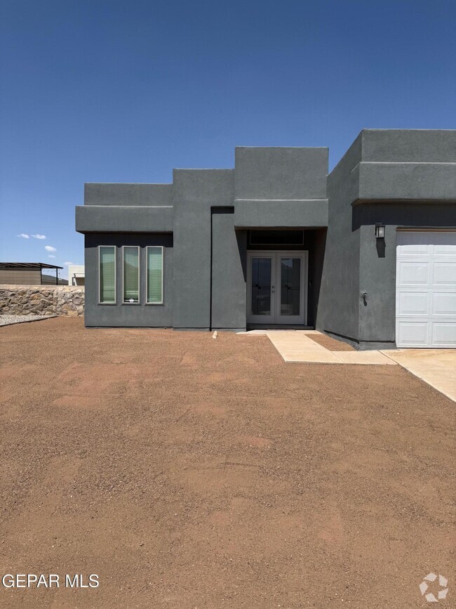 Building Photo - 10126 Javelina Bush