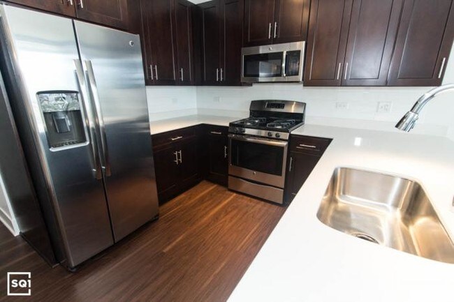 Building Photo - 0 bedroom in Chicago IL 60642