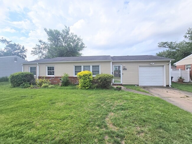 Building Photo - 3109 Bowling Green Dr