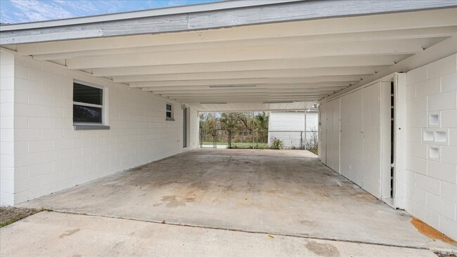 Building Photo - 4800 Key Largo Dr W