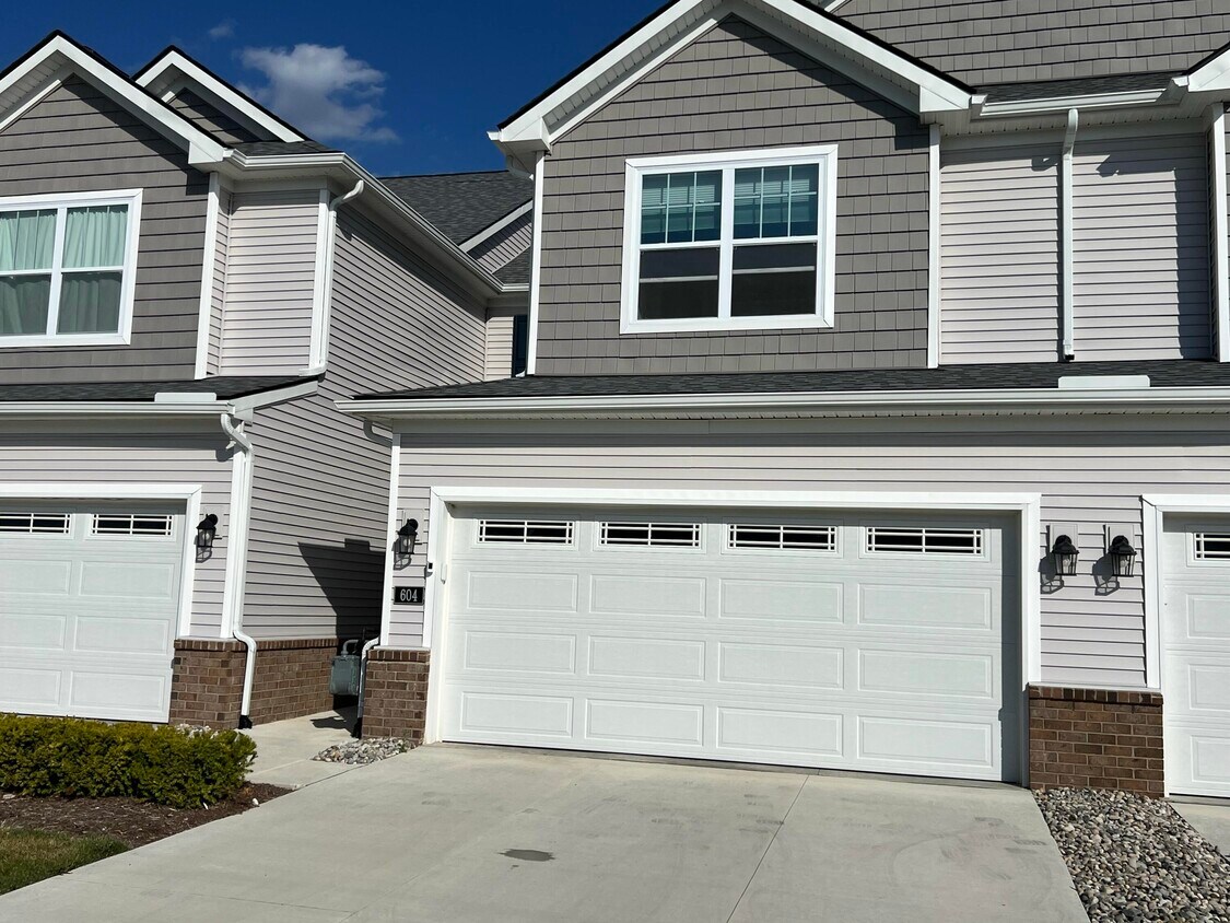 Foto principal - 604 Angus Ln