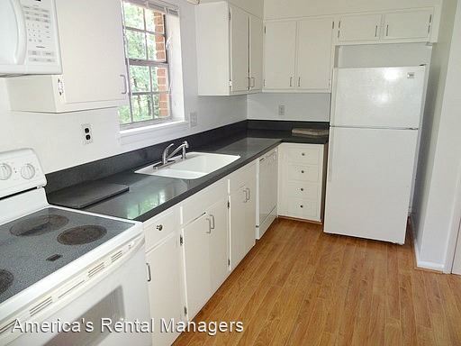 Building Photo - 2 br, 1 bath House - 2001 Montreat Parkway...