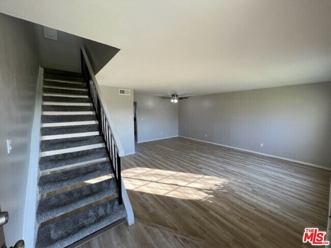 Foto del edificio - 19142 Haynes St