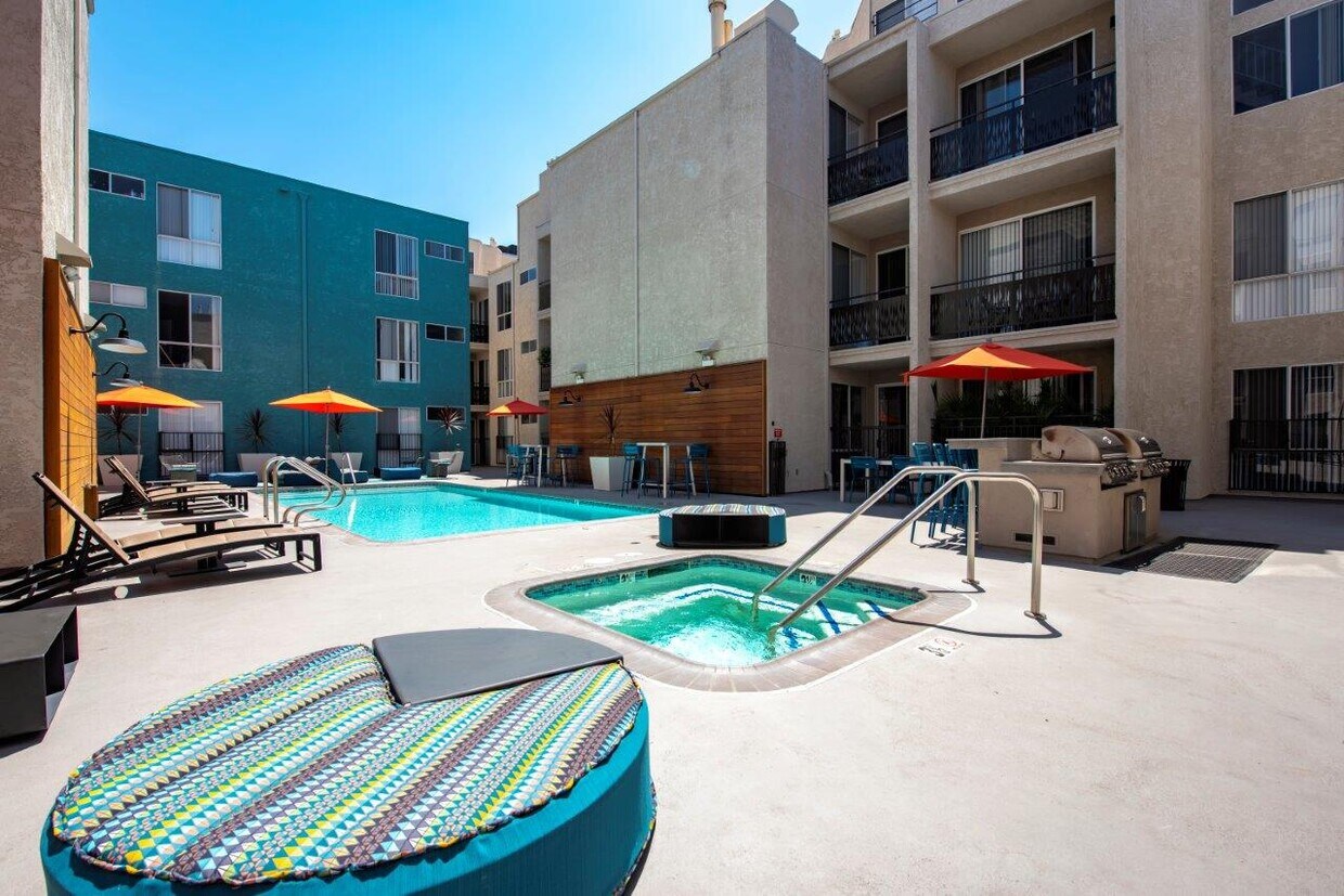 URBANLUX FLEUR PREMIUM Apartments in Los Angeles, CA Westside Rentals