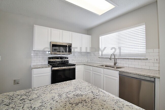 Building Photo - Beautiful 3/2/2 in Cedar Hill For Rent!