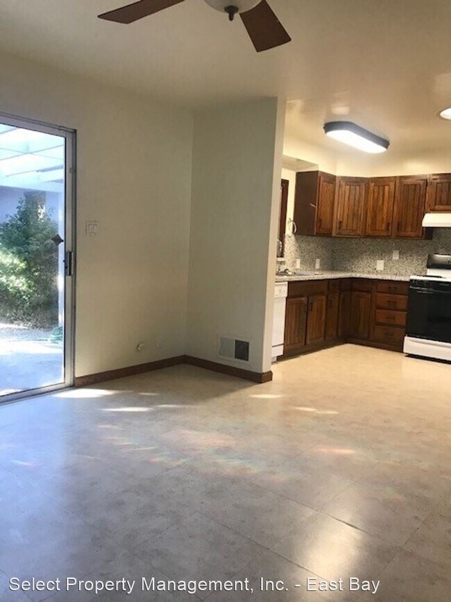 Building Photo - 5 br, 3 bath House - 2542 Bradford Ave
