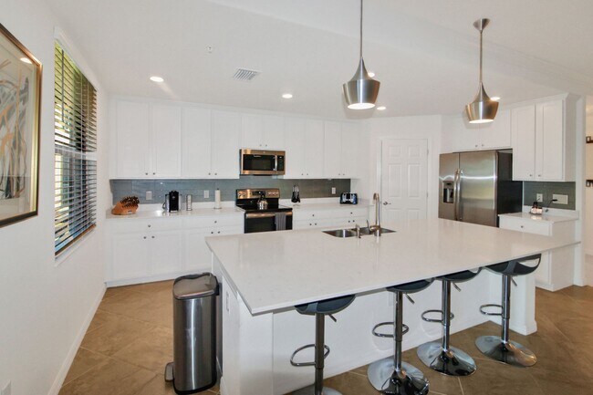 Building Photo - Sarasota National Seasonal Condo for Rent