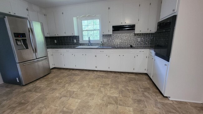 Building Photo - Exclusively Offered By Muse Realty, LLC