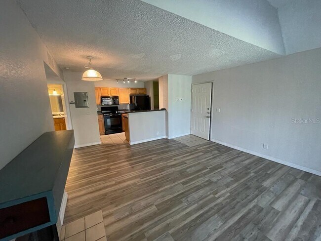 Building Photo - 420 Forestway Cir