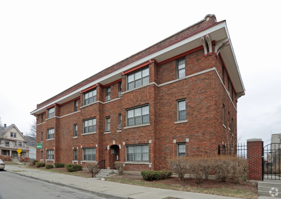 Building Photo - 2725-2733 W Kilbourn Ave