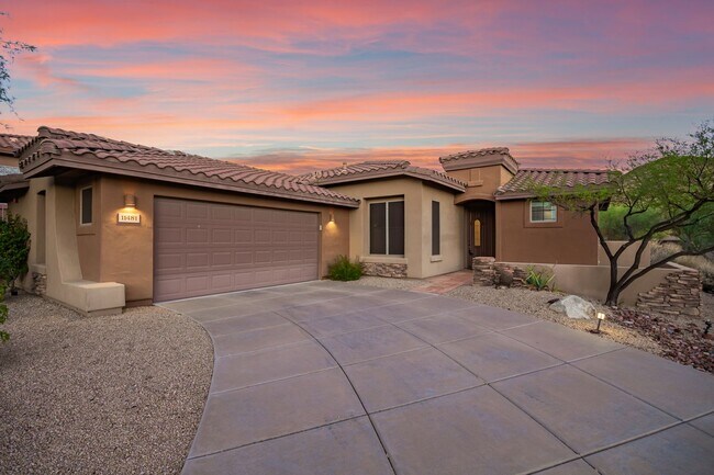 Building Photo - Elegant 3-Bedroom Retreat with Gourmet Kit...