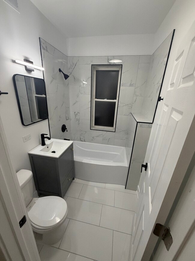 Photo - 3049 W Berteau Ave Apartments