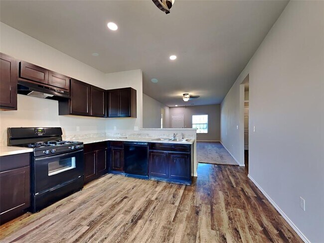 Foto del edificio - 2033 W Hunters Springs Way