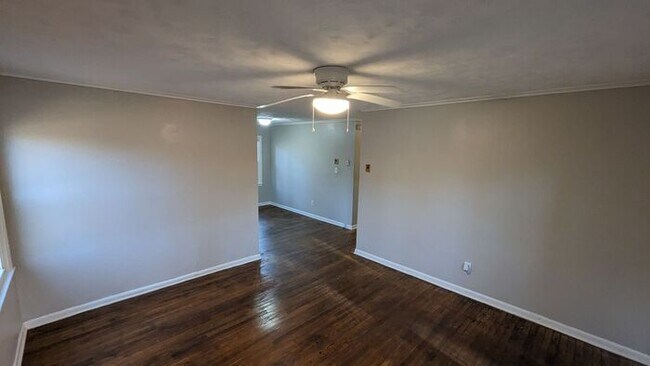 Foto del edificio - 407 Yardley Ct