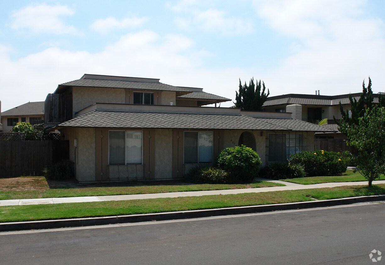 Building Photo - 6152 Warner Ave