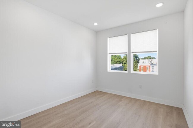 Foto del edificio - 2330 N 16th St