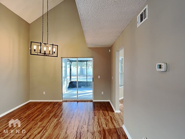 Building Photo - 11021 Traci Lynn Dr