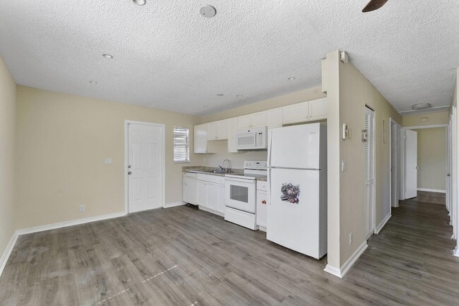 Foto del edificio - 1340 W 35th St