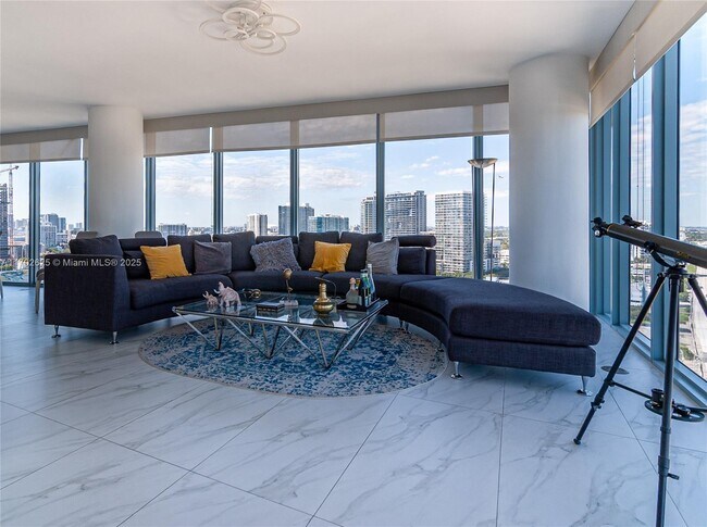 Foto del edificio - 601 NE 36th St
