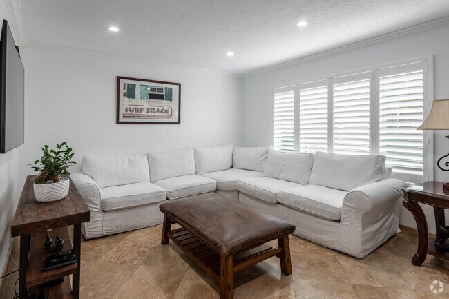 1175 ft² - 3HAB, 2BA - Furnished Corporate Housing Townhome