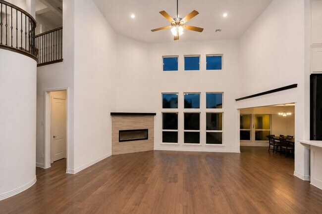 Foto del edificio - 1066 Lindsay Ln
