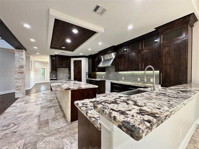 Building Photo - 7737 Brookside Rd