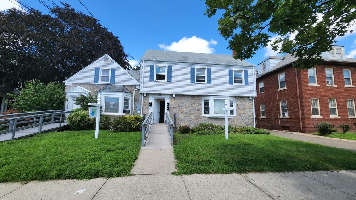 Primary Photo - 309 Main St