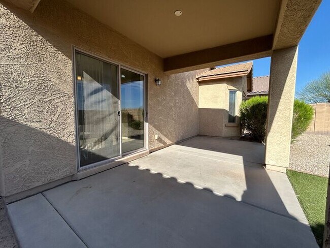 Foto del edificio - 7635 W Springfield Wy