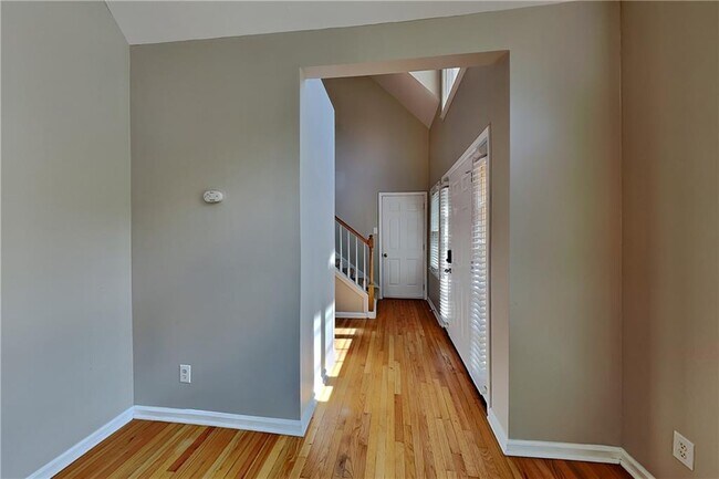 Foto del edificio - 3496 Heatherwood Ct