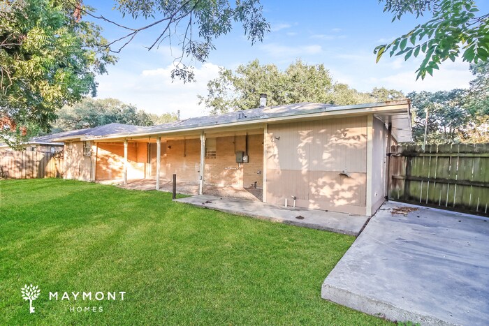 Building Photo - Inviting 3-Bedroom Home