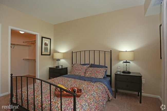 Building Photo - 1 br, 1 bath Apartment - 4776 Argonne St