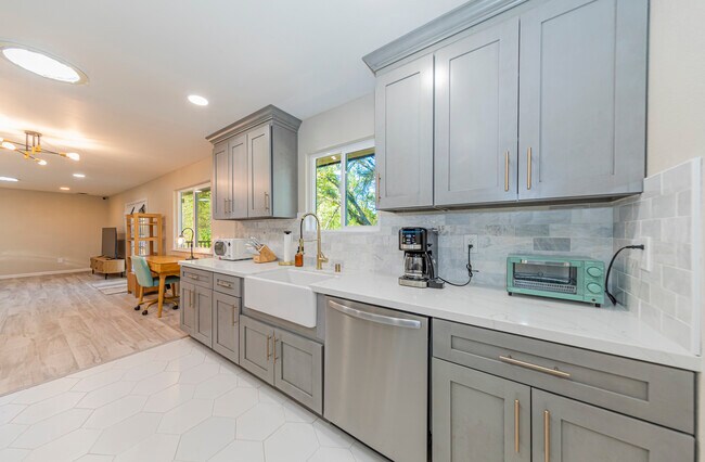 Foto del edificio - 35680 Forest Dr