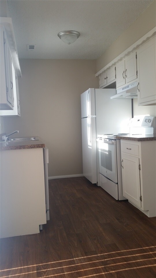 Pine Creek Apartments Rentals Wichita, KS