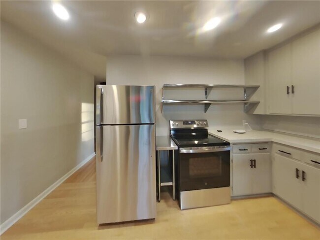 Foto del edificio - 3712 Abbott Ave N