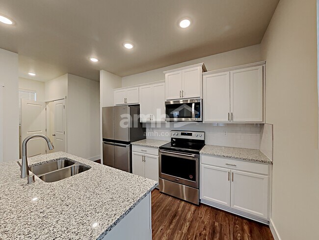 Foto del edificio - 33130 Glacier Ave SE