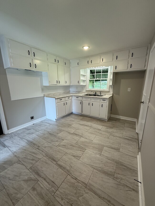 Foto del edificio - 2332 3rd St NW