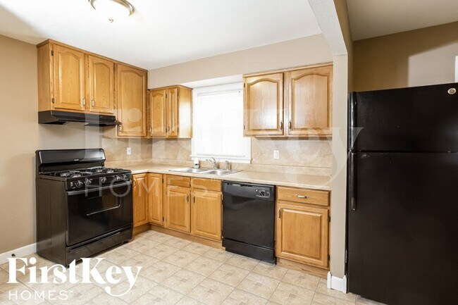 Building Photo - 1290 Washington St