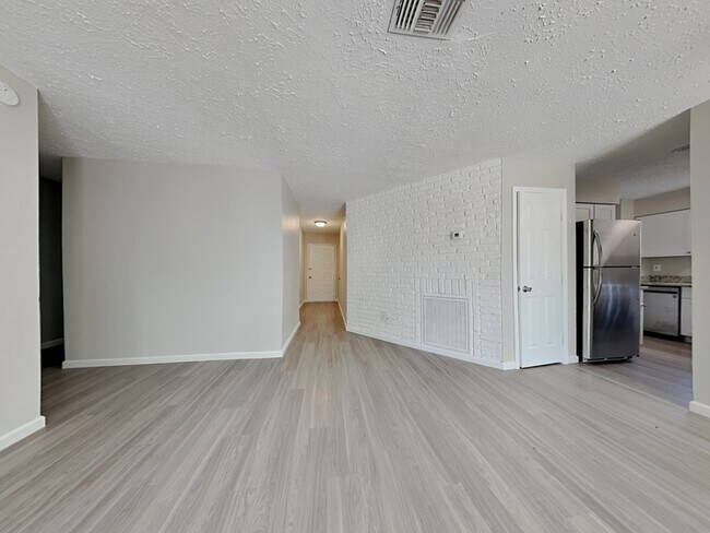 Foto del edificio - 12219 Lennox Gardens Dr