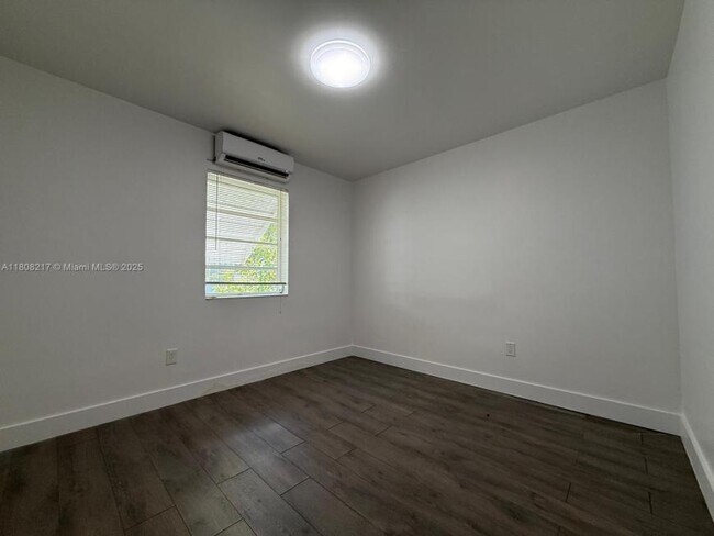 Foto del edificio - 2 bedroom in North Miami FL 33161
