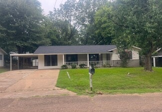 Building Photo - 305 Ward Dr