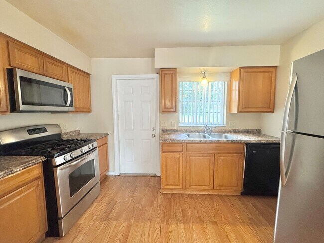 Foto del edificio - 2306 W Cannon Terrace NW