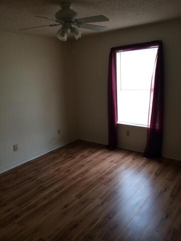 Building Photo - 427 Bristol Cove Rd