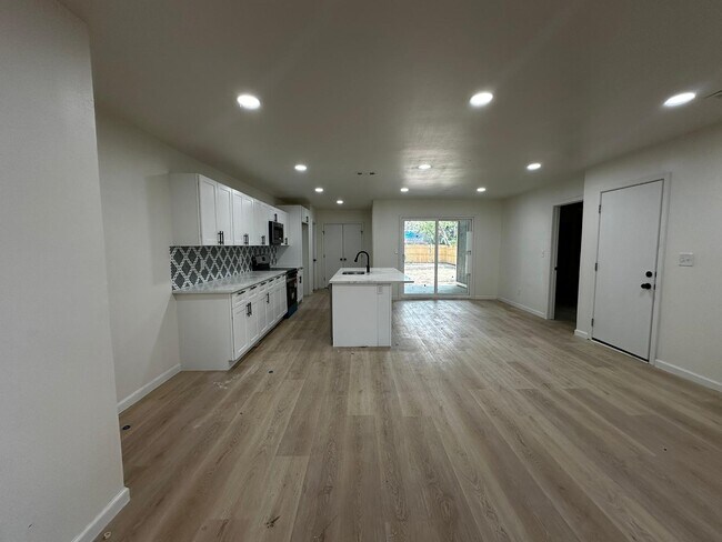 Foto del edificio - 1712 Brake Dr