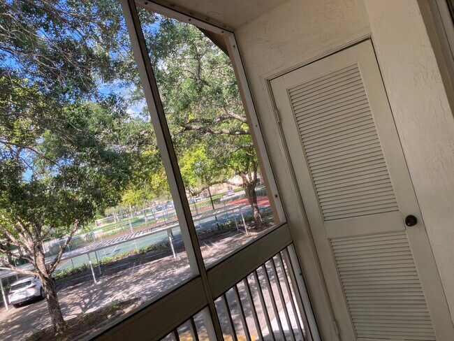 Foto del edificio - 9777 Westview Dr