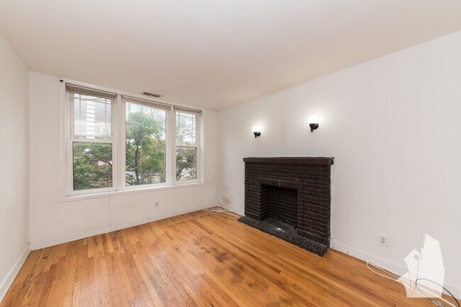 Building Photo - 1509 W Barry Ave