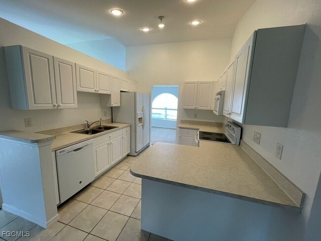 Foto del edificio - 1601 Flora Ave S
